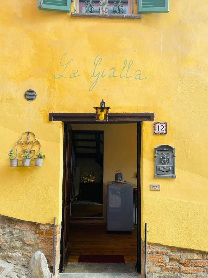 La Gialla Di Via Silvano 12 Monforte dʼAlba Екстериор снимка